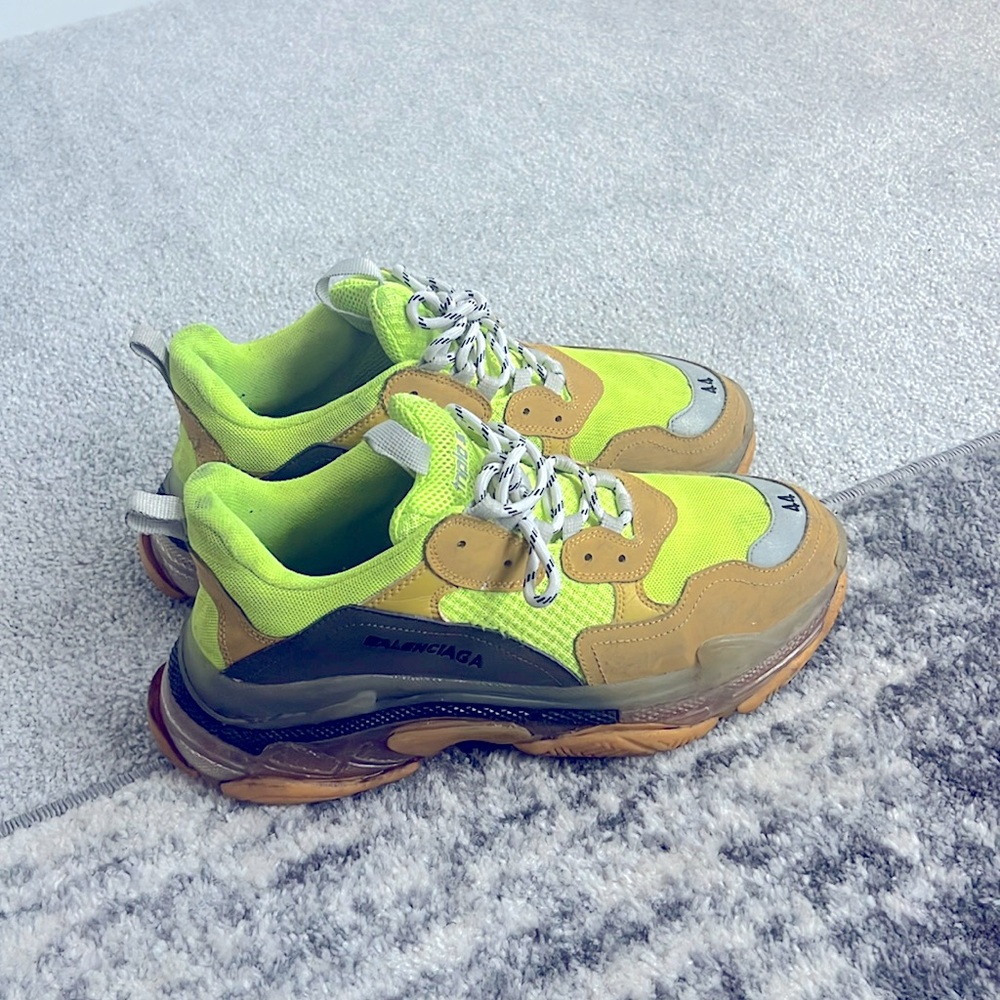 Used balenciaga triple s